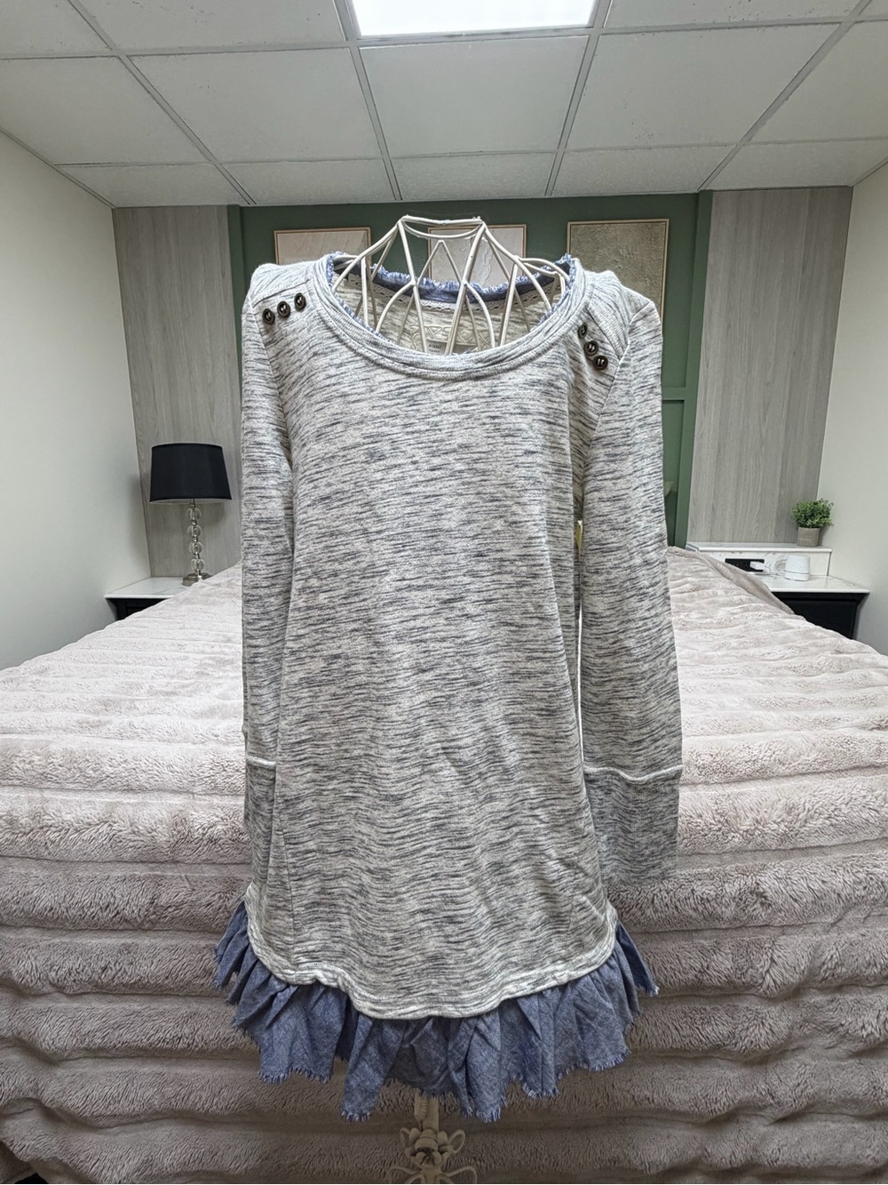 Anthropologie Saturday Sunday Ruffle Hem Tunic Top Gray Blue Size Small NWT